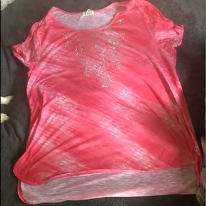Women’s pink top